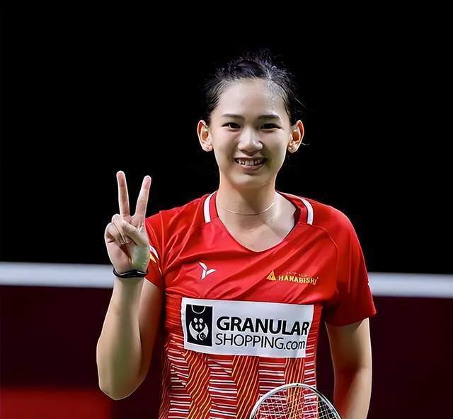 世足球的深 世足球的深