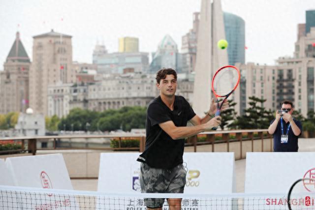 上略显吃力 上略显吃力